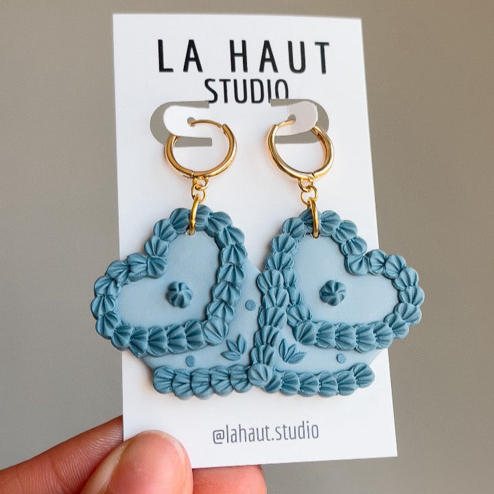 Vintage Cake Huggies